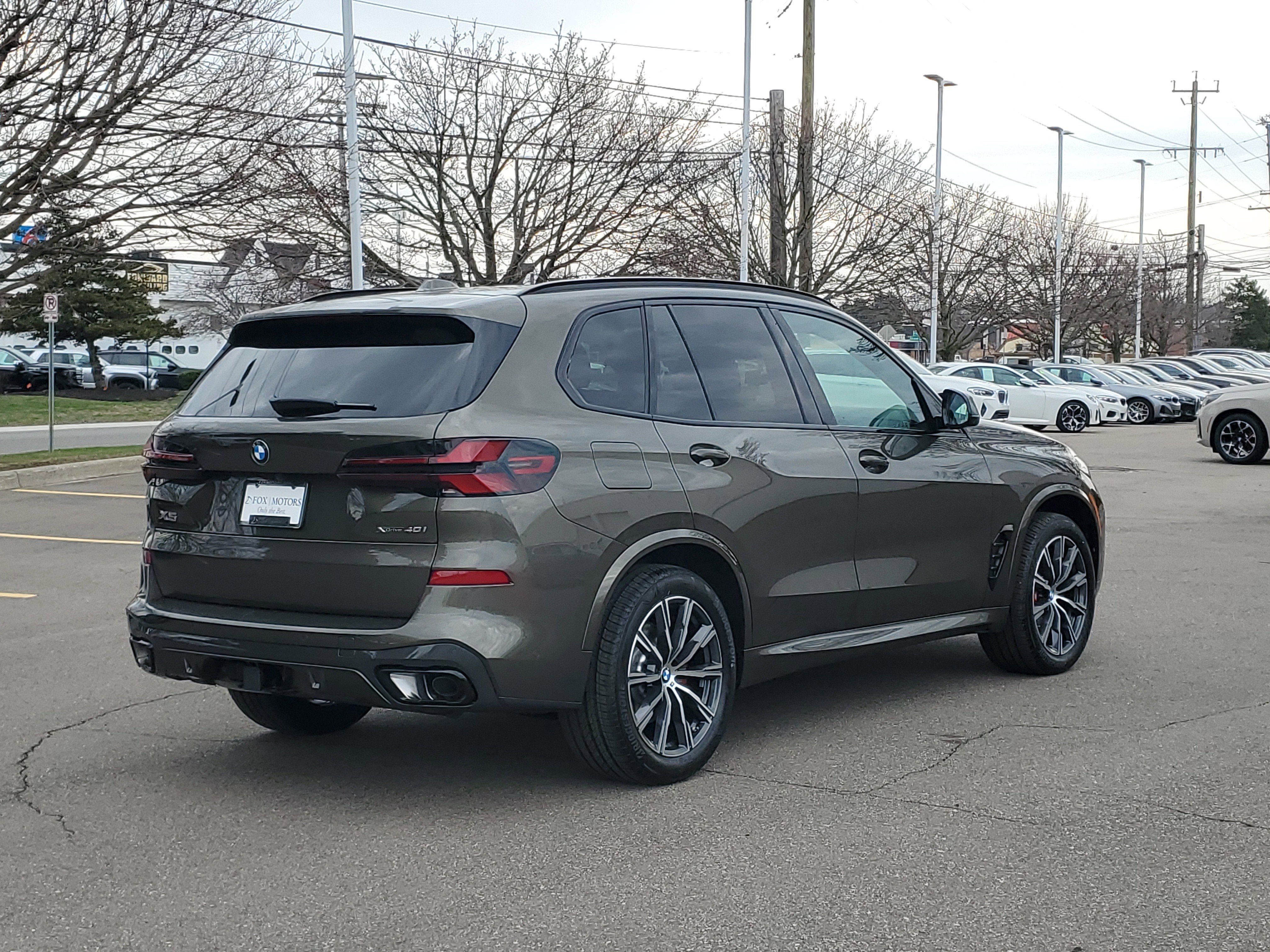 New 2026 BMW X5 xDrive40i w/ M Sport Package AWD/4WD image 3