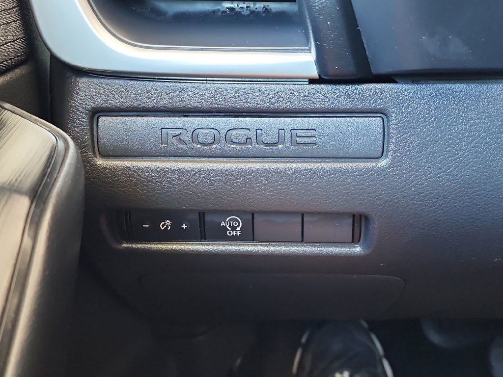 Used 2023 Nissan Rogue S FWD image 23