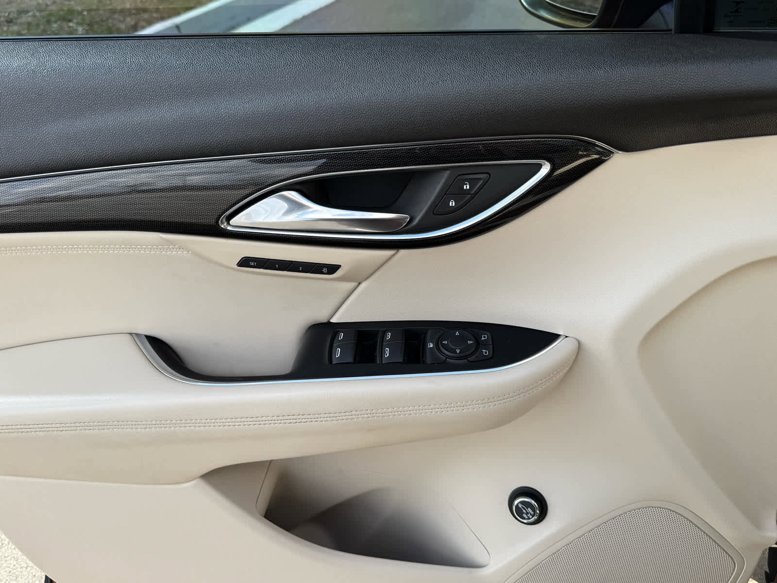 Used 2021 Buick Envision Essence image 14