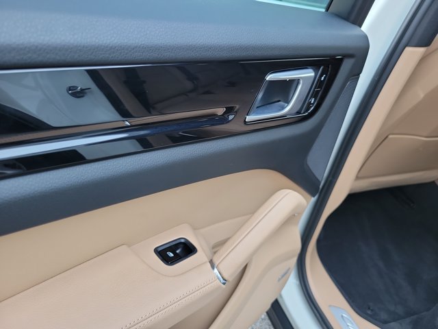 Used 2019 Porsche Cayenne AWD/4WD image 22