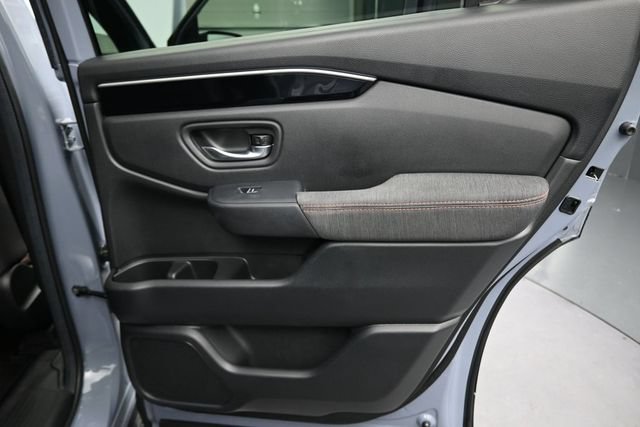 Used 2025 Honda Pilot Sport image 23
