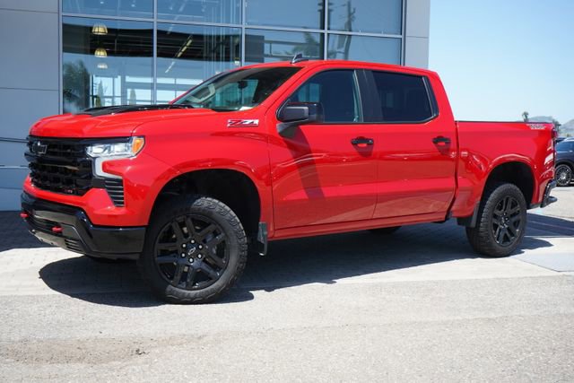 Used 2024 Chevrolet Silverado 1500 LT Trail Boss w/ Convenience Package II AWD/4WD image 4