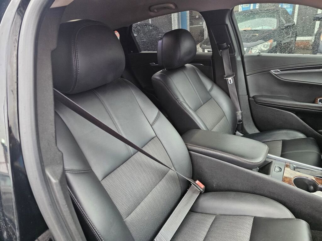 Used 2014 Chevrolet Impala LT w/ Convenience Package image 13