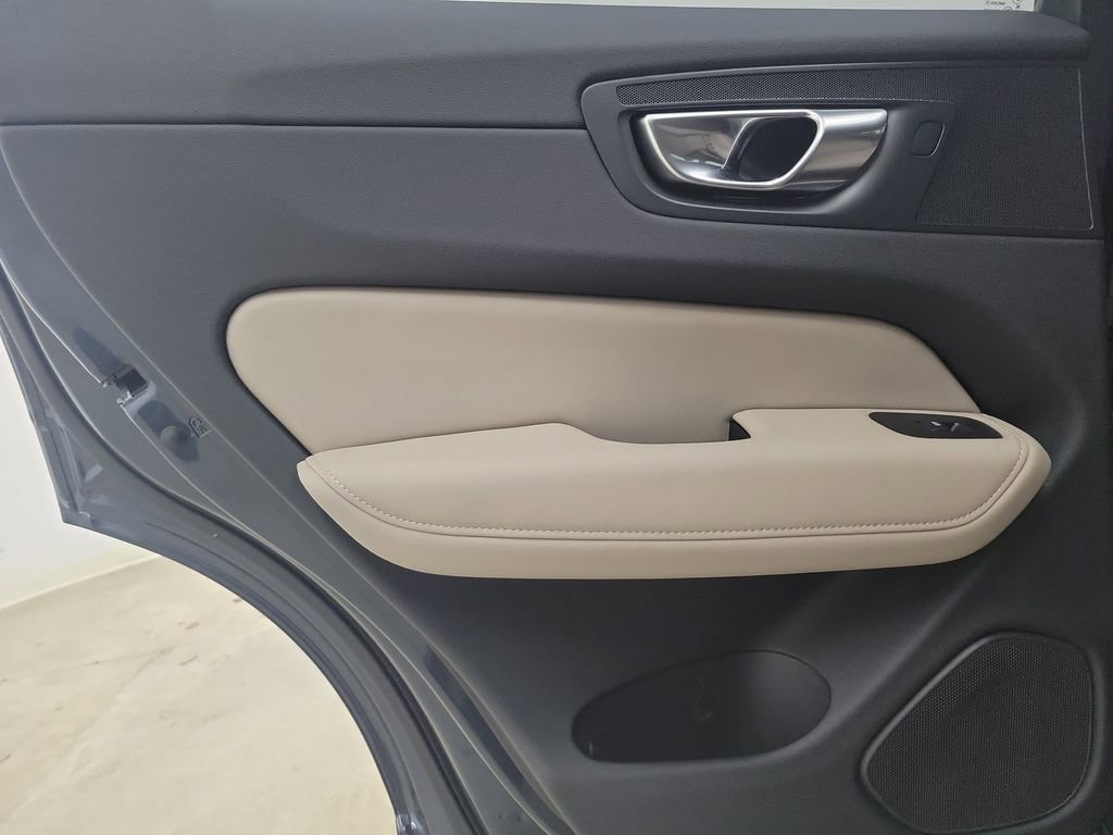 New 2026 Volvo XC60 B5 Plus w/ Protection Package Premier image 15