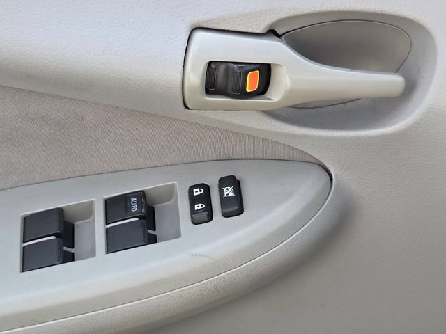 Used 2013 Toyota Corolla L FWD image 21