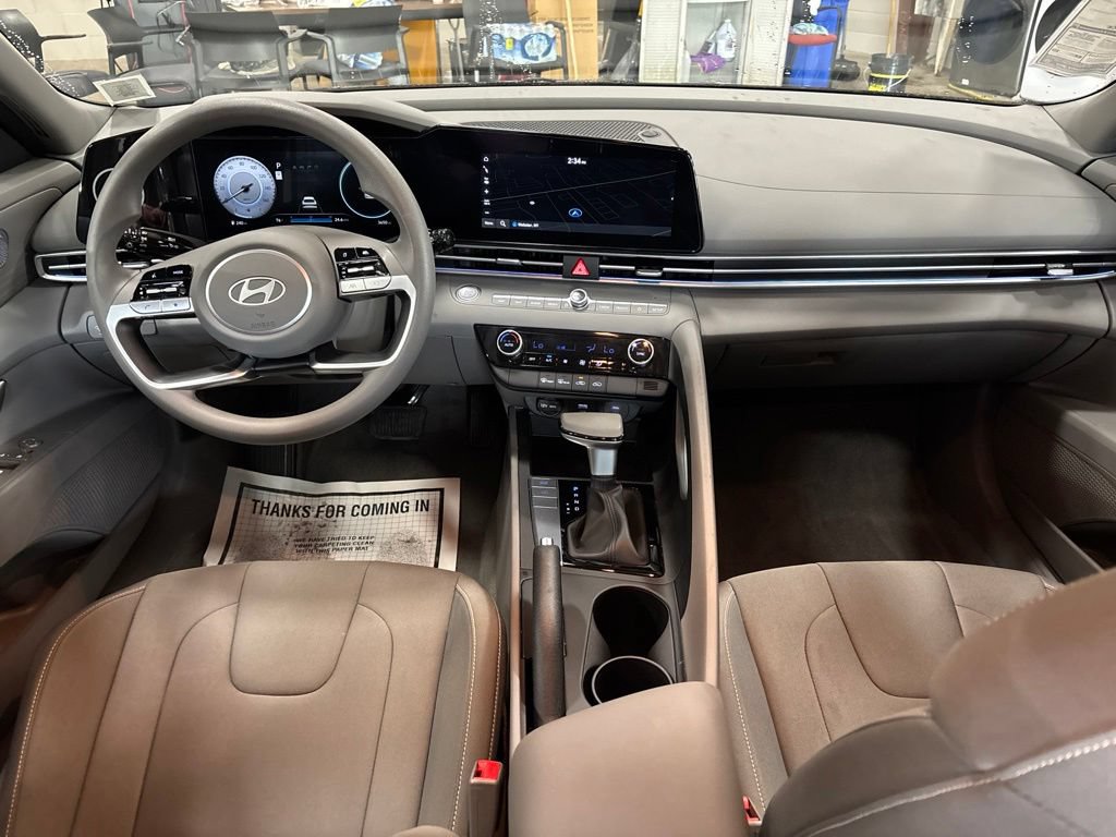 Used 2024 Hyundai Elantra SEL FWD image 16