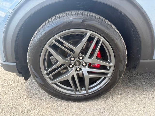 Used 2025 Ford Explorer ST image 13