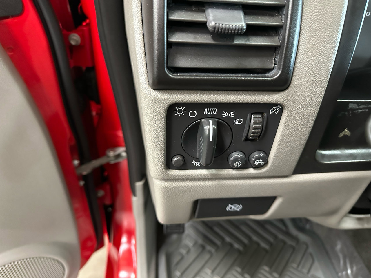 Used 2006 Chevrolet Colorado LS w/ Street Pack image 12