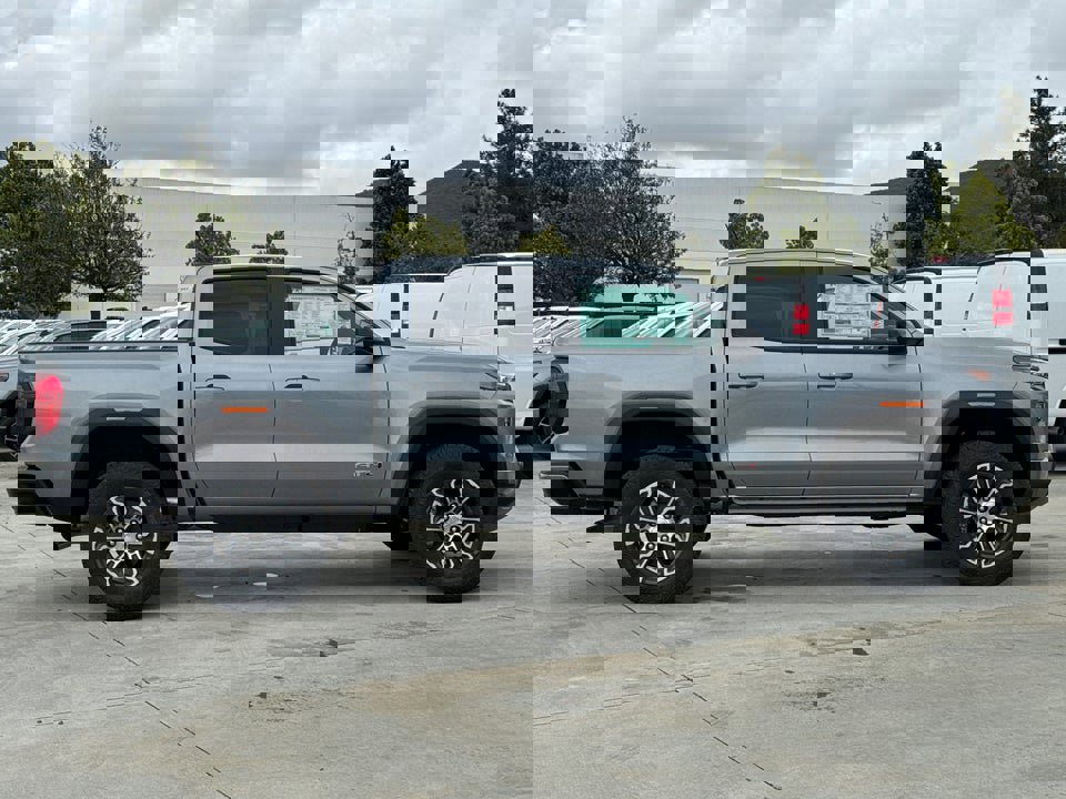 Used 2025 GMC Canyon AT4 image 7