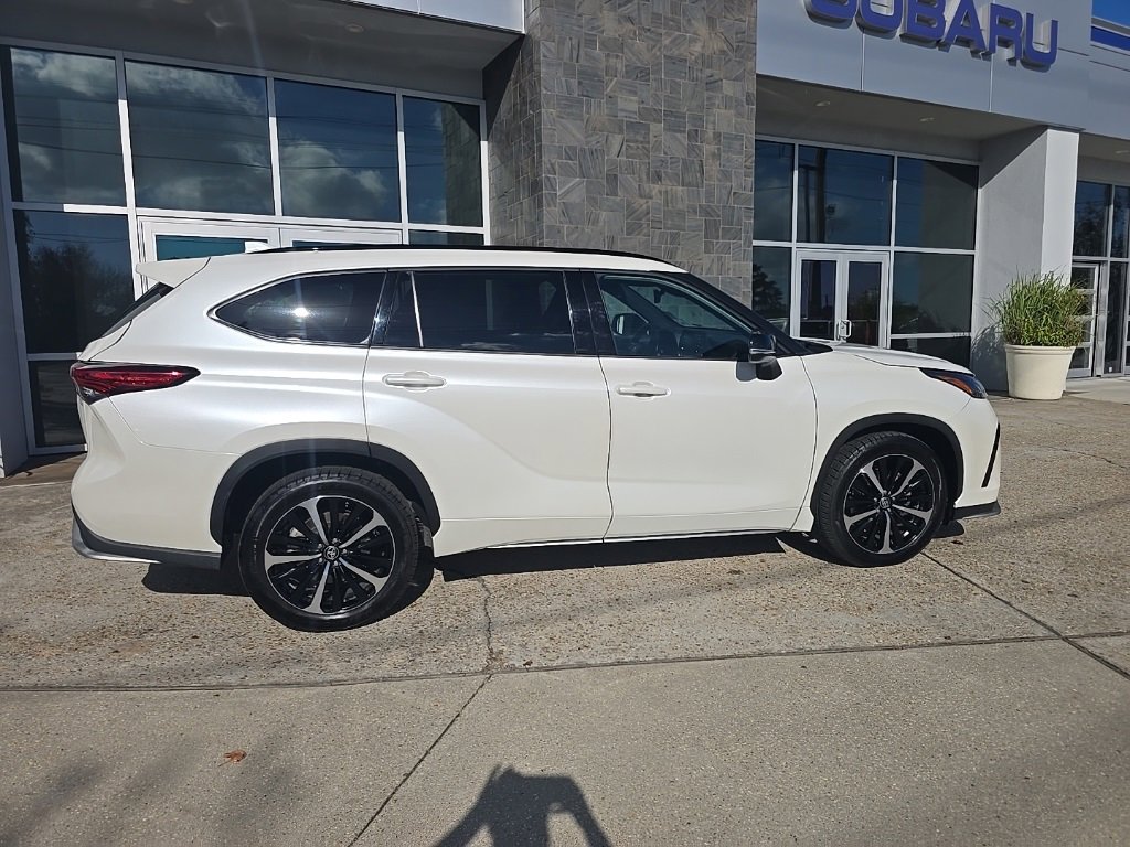 Used 2021 Toyota Highlander XSE image 30