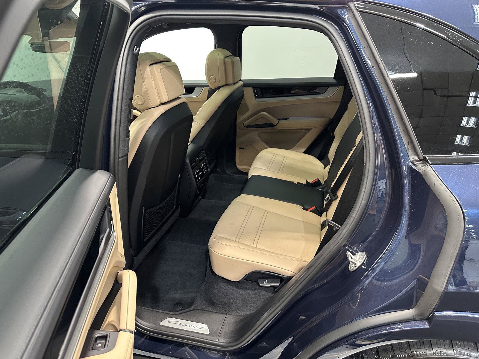Used 2026 Porsche Cayenne S AWD/4WD image 34