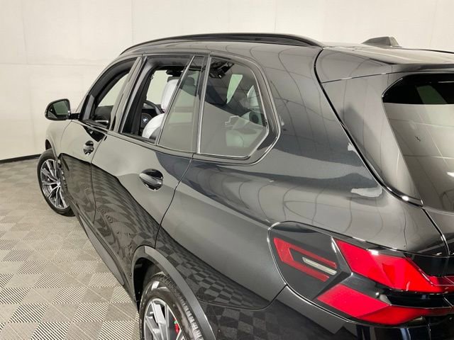 Certified 2024 BMW X5 xDrive40i w/ M Sport Package image 39
