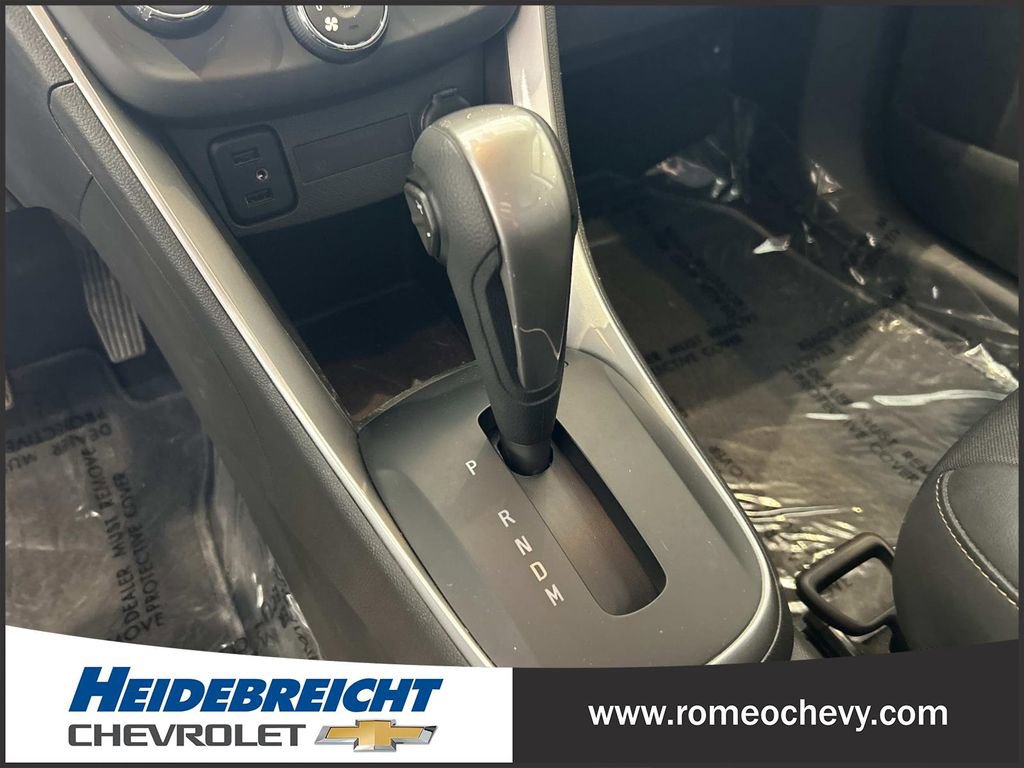 Certified 2022 Chevrolet Trax LT w/ LT Convenience Package AWD/4WD image 24