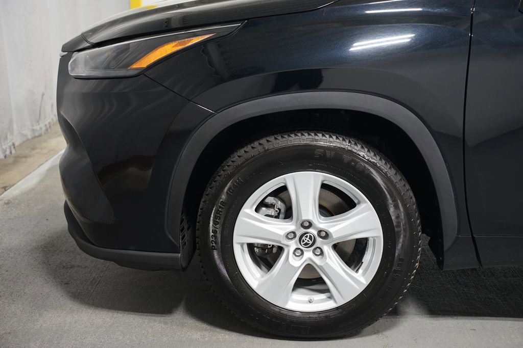 Certified 2024 Toyota Highlander LE image 5