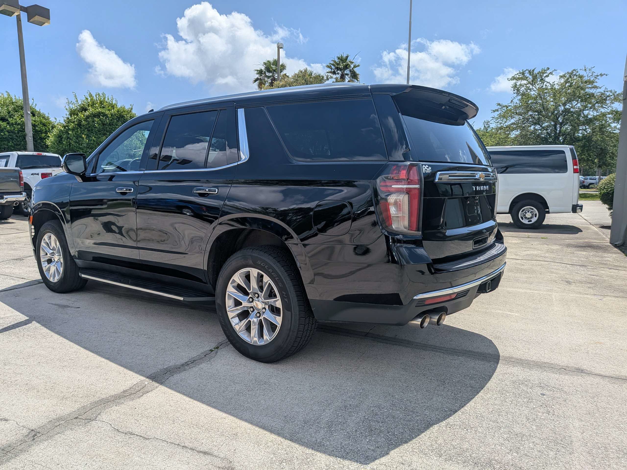 Used 2024 Chevrolet Tahoe Premier AWD/4WD image 6