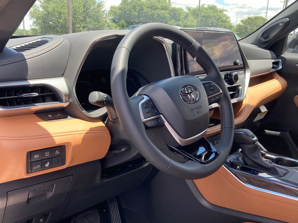 New 2026 Toyota Highlander Platinum AWD/4WD image 9