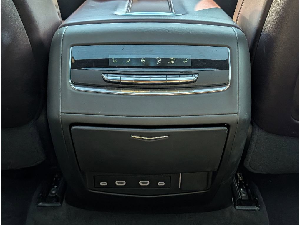 Used 2022 Cadillac Escalade ESV Sport Platinum w/ LPO, ONYX Package image 19