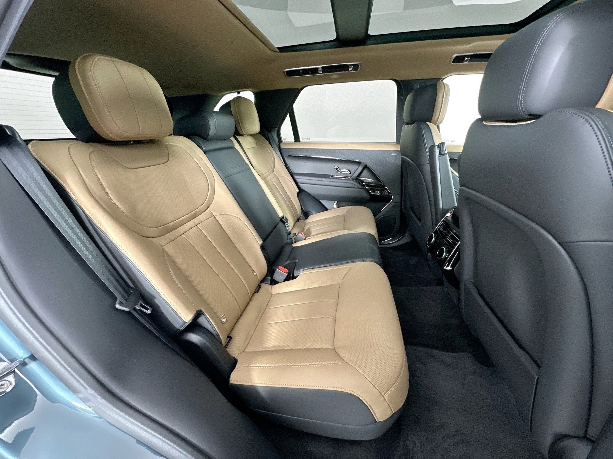 Certified 2025 Land Rover Range Rover Sport Dynamic SE image 25