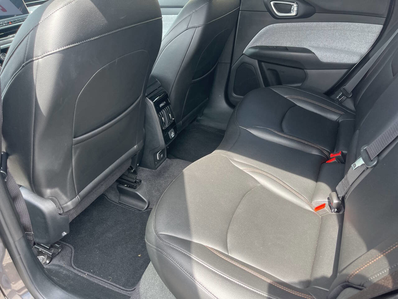 Used 2023 Jeep Compass Latitude AWD/4WD image 23