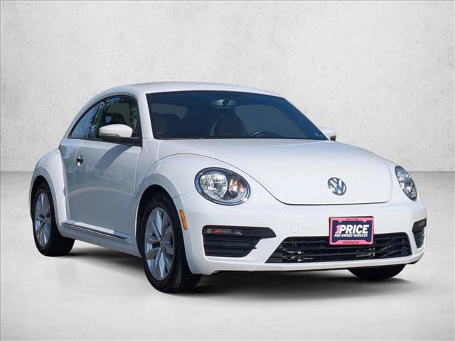 Used 2017 Volkswagen Beetle 1.8T Classic FWD image 3