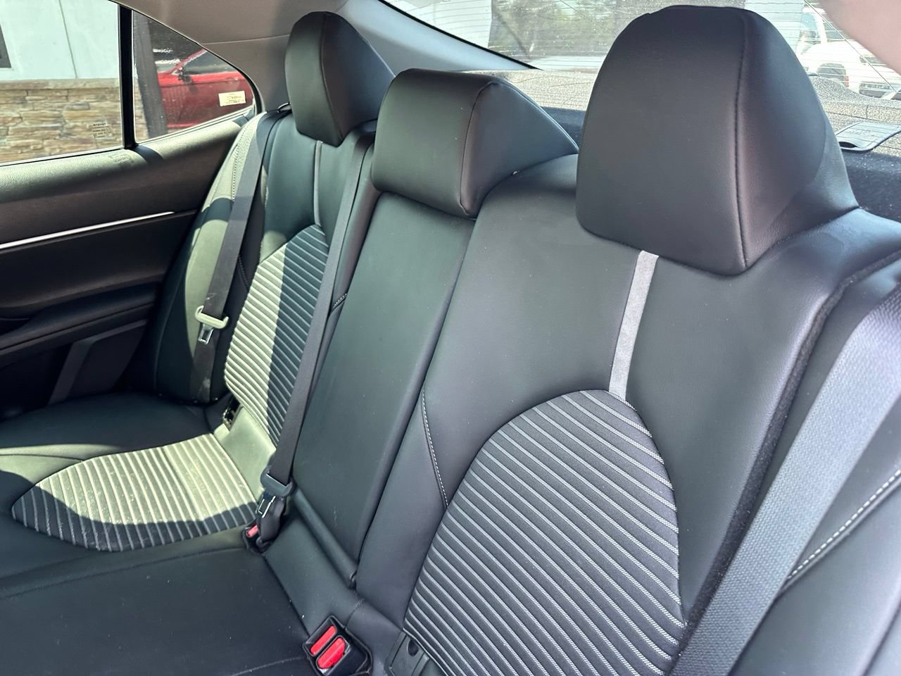 Used 2022 Toyota Camry SE FWD image 5