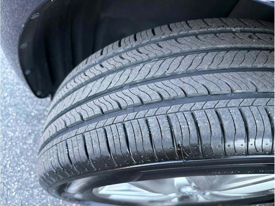 Used 2020 Kia Sedona EX image 22