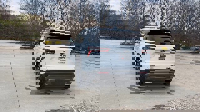 New 2026 Chevrolet Equinox ACTIV w/ Convenience Package III image 7