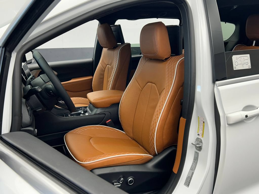 New 2026 Chrysler Pacifica Pinnacle FWD image 10
