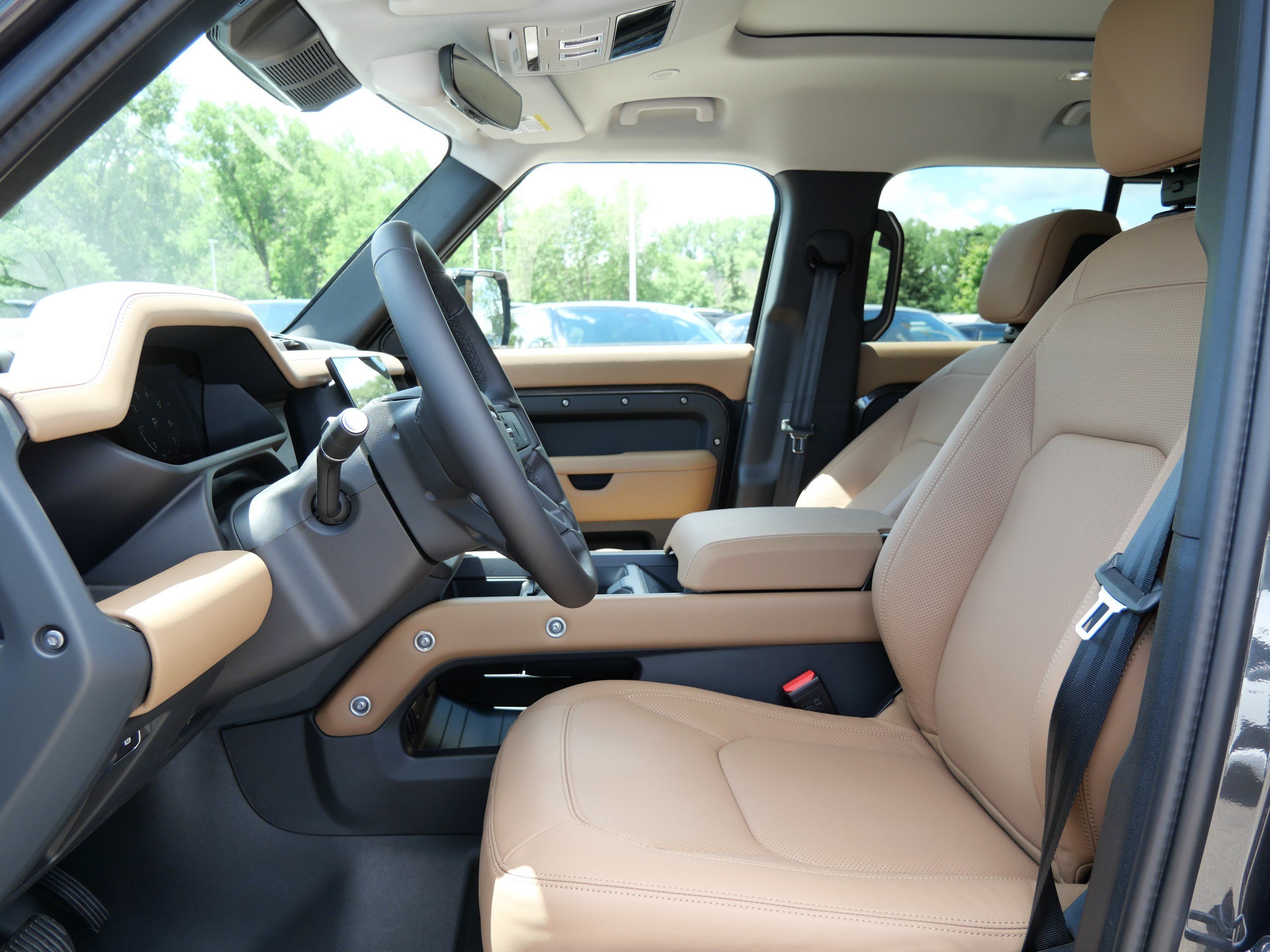 New 2026 Land Rover Defender 110 X-Dynamic SE AWD/4WD image 3