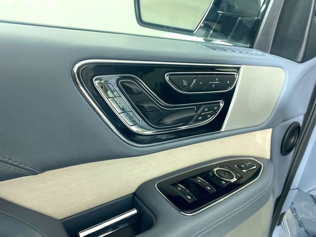 Used 2021 Lincoln Navigator L Black Label w/ Cargo Convenience Package image 21