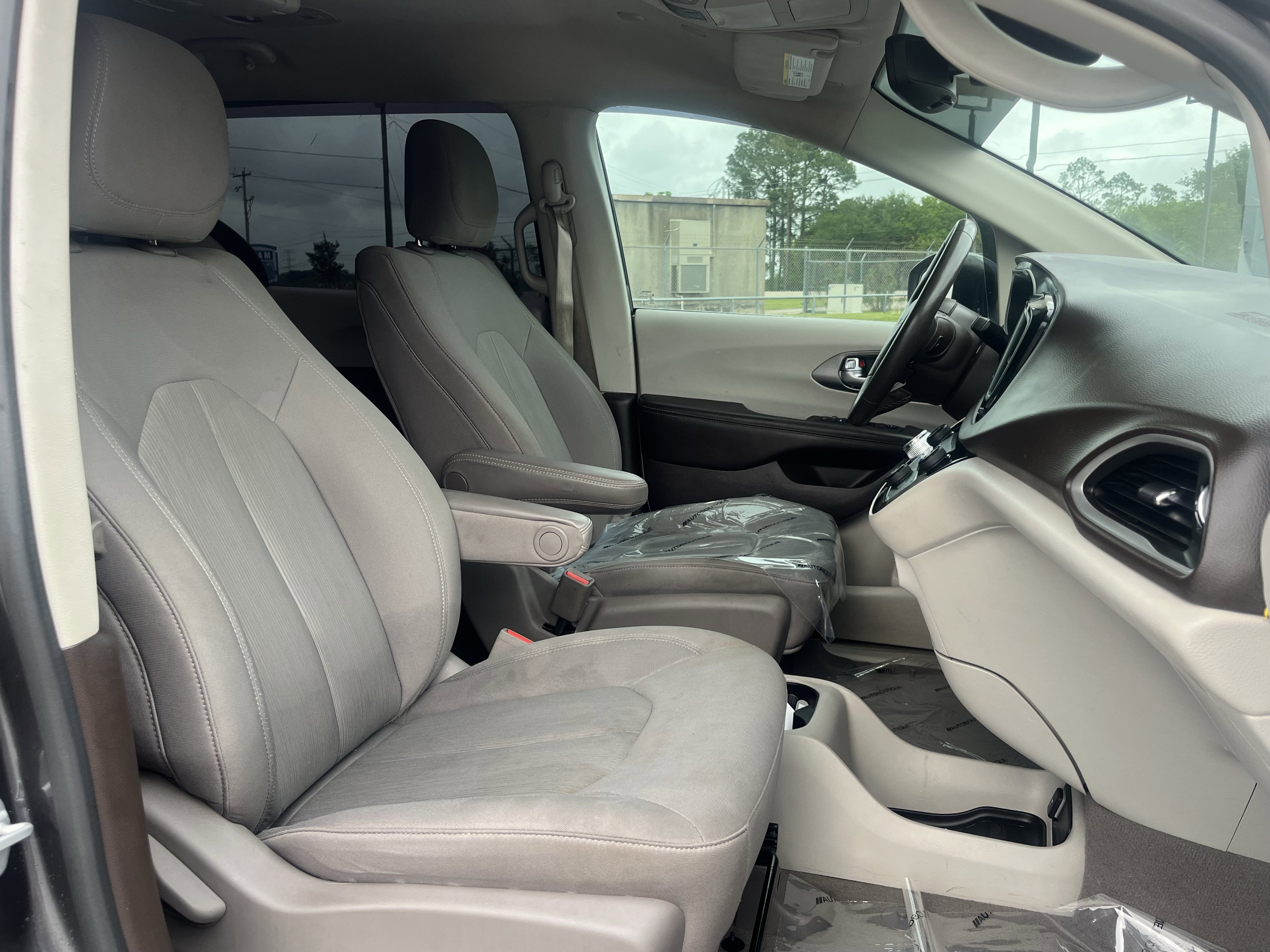 Used 2021 Chrysler Voyager LX w/ Cold Weather Group image 29