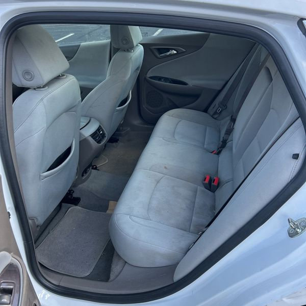 Used 2018 Chevrolet Malibu LT image 11