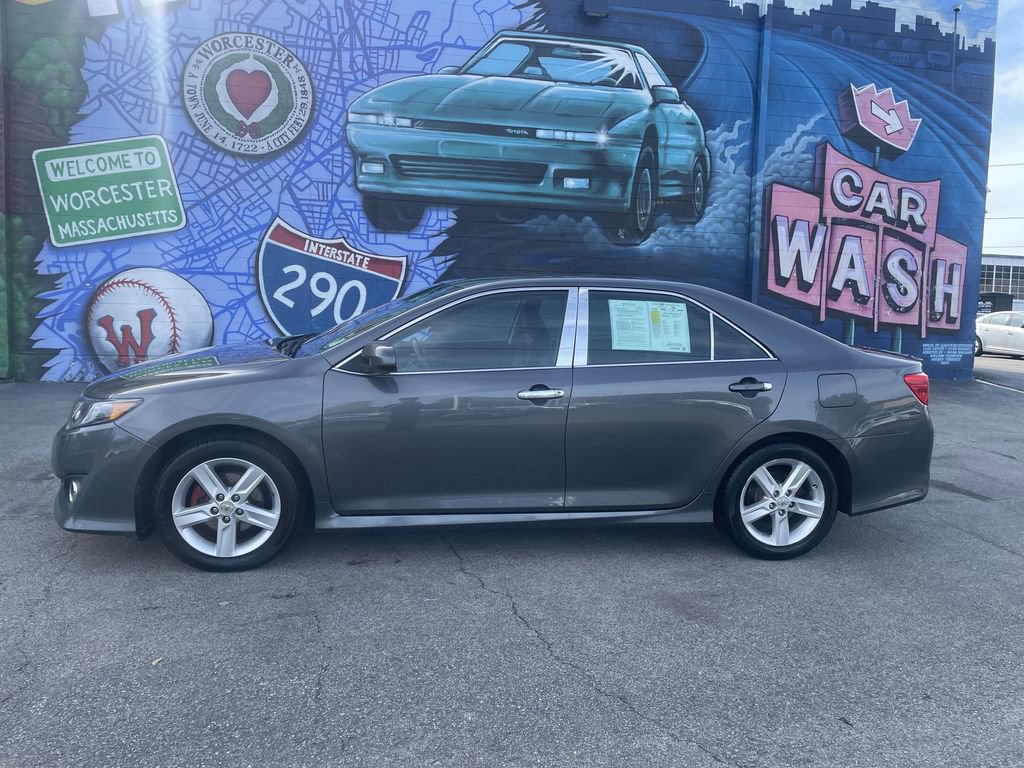 Used 2012 Toyota Camry SE FWD image 2