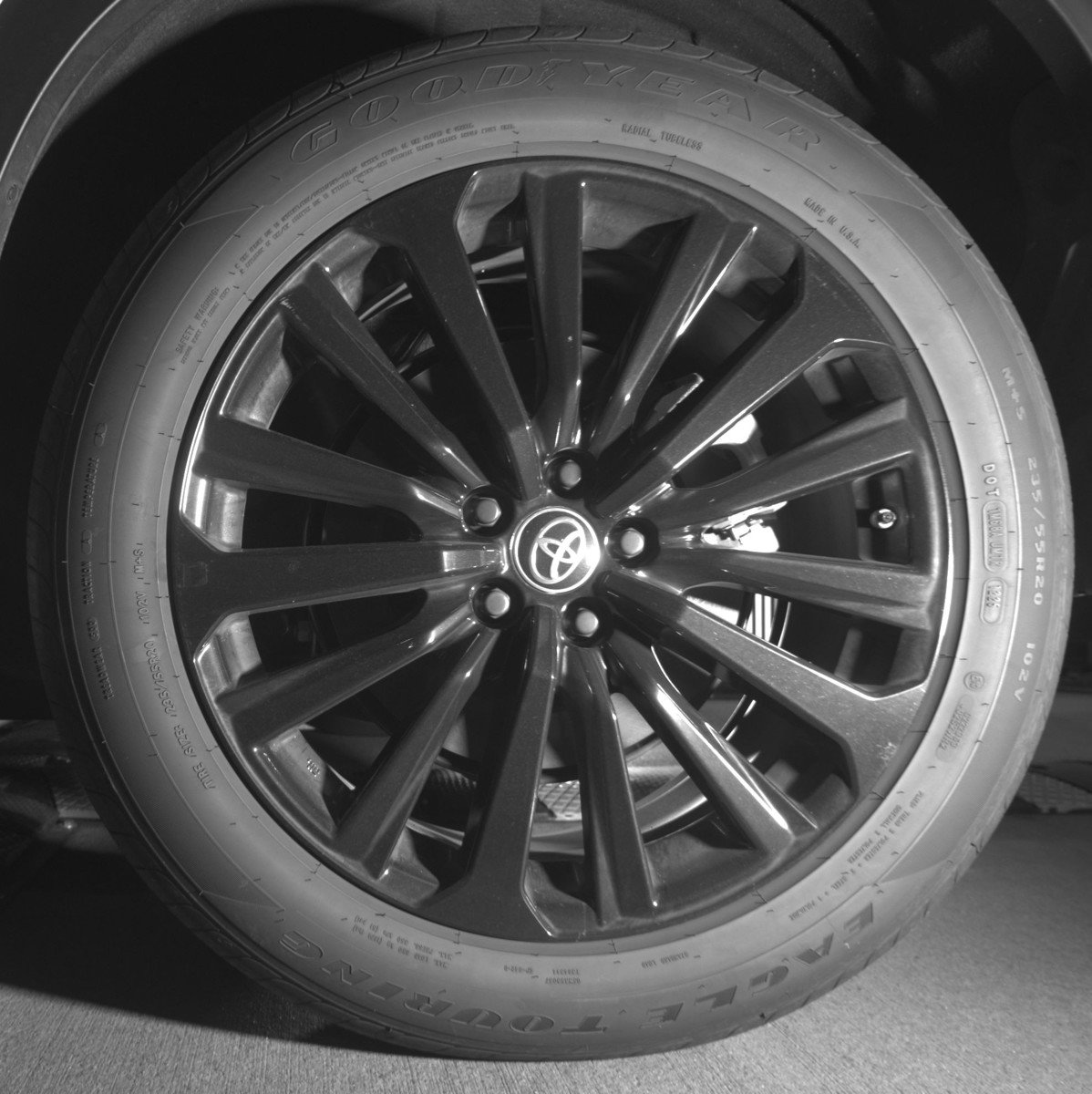 Used 2025 Toyota Highlander XSE image 14