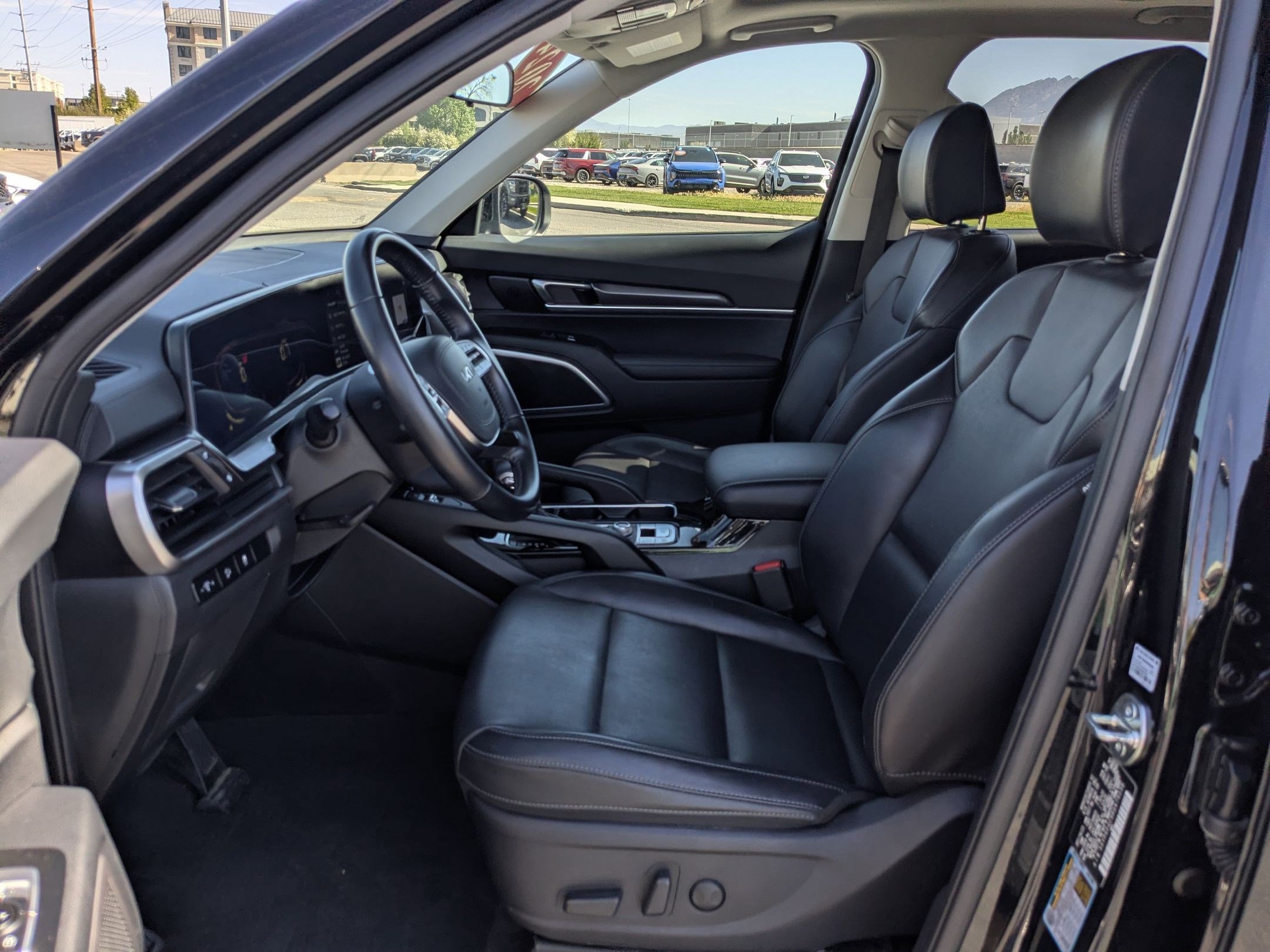 Certified 2024 Kia Telluride S w/ S Sunroof Package AWD/4WD image 25