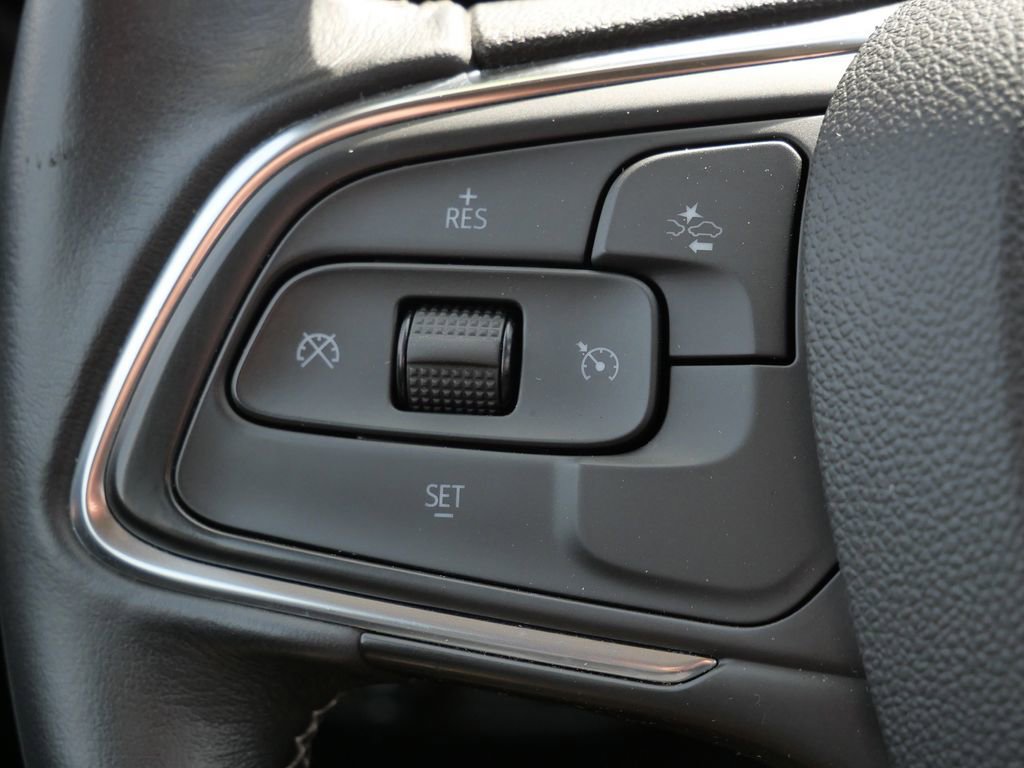 Used 2023 Buick Encore GX Select AWD/4WD image 44