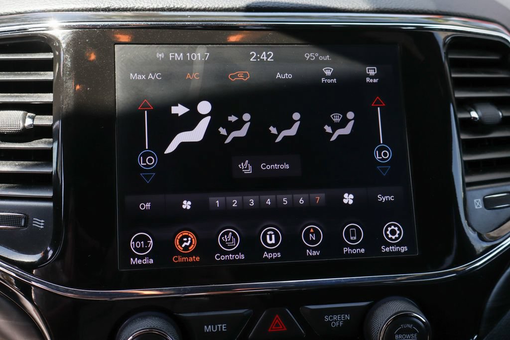 Used 2021 Jeep Grand Cherokee Laredo X RWD image 31