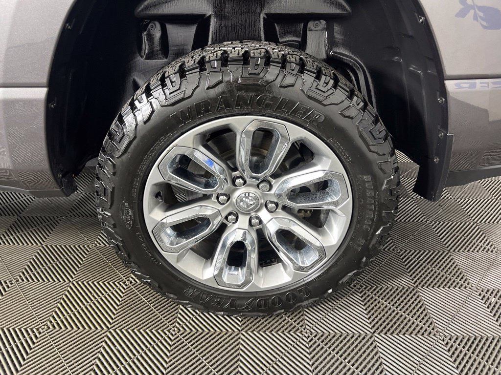 Used 2023 RAM 1500 Laramie AWD/4WD image 32