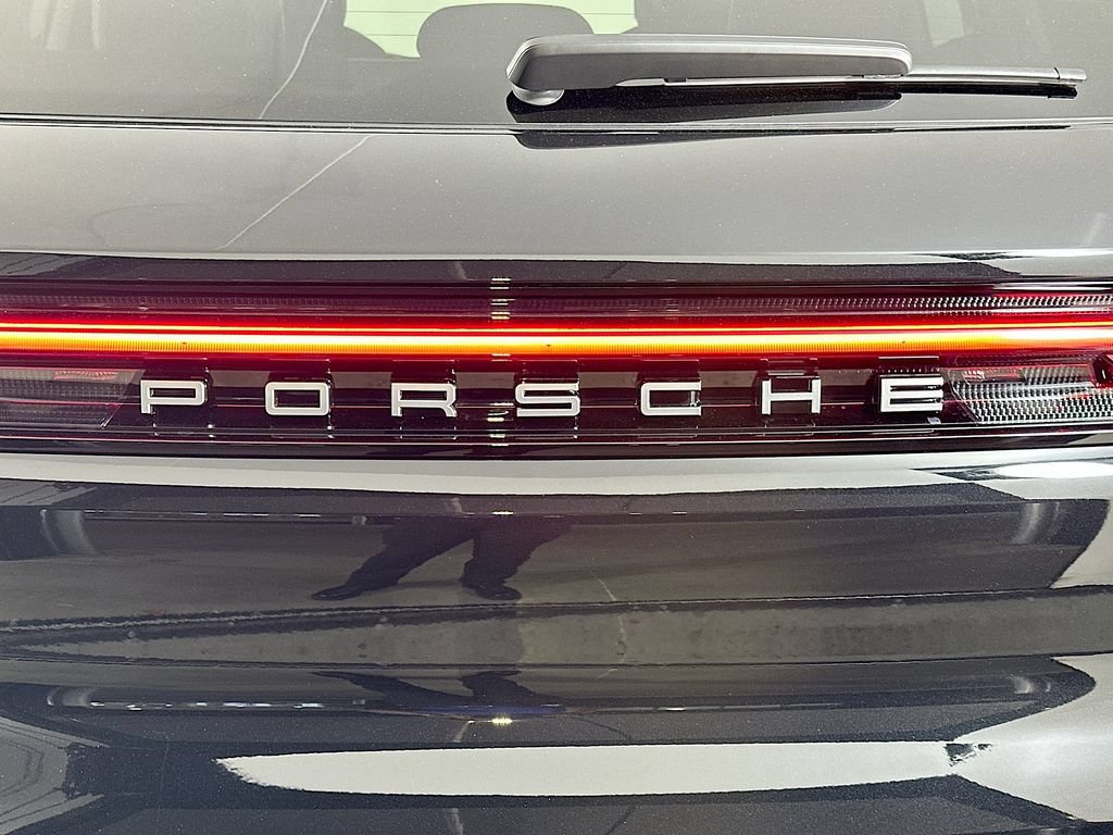 Certified 2026 Porsche Cayenne AWD/4WD image 35
