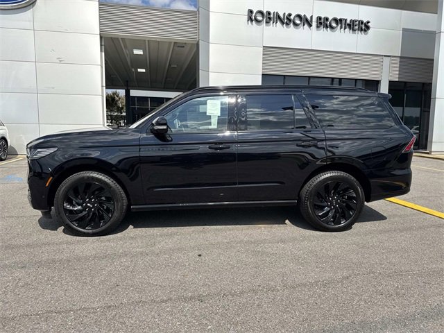 New 2025 Lincoln Navigator Reserve w/ Jet Appearance Package image 6