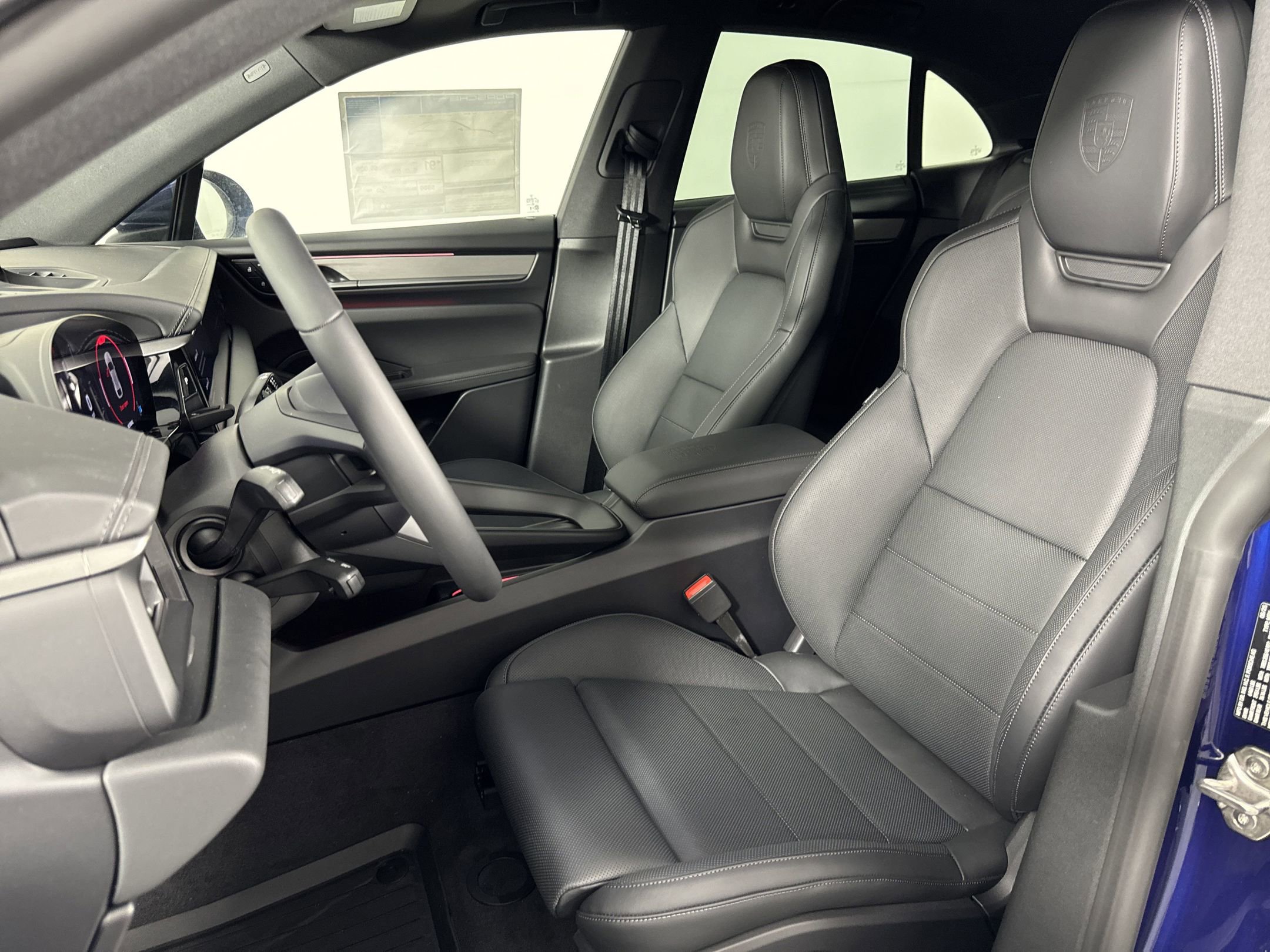 Used 2025 Porsche Macan 4S Electric image 5