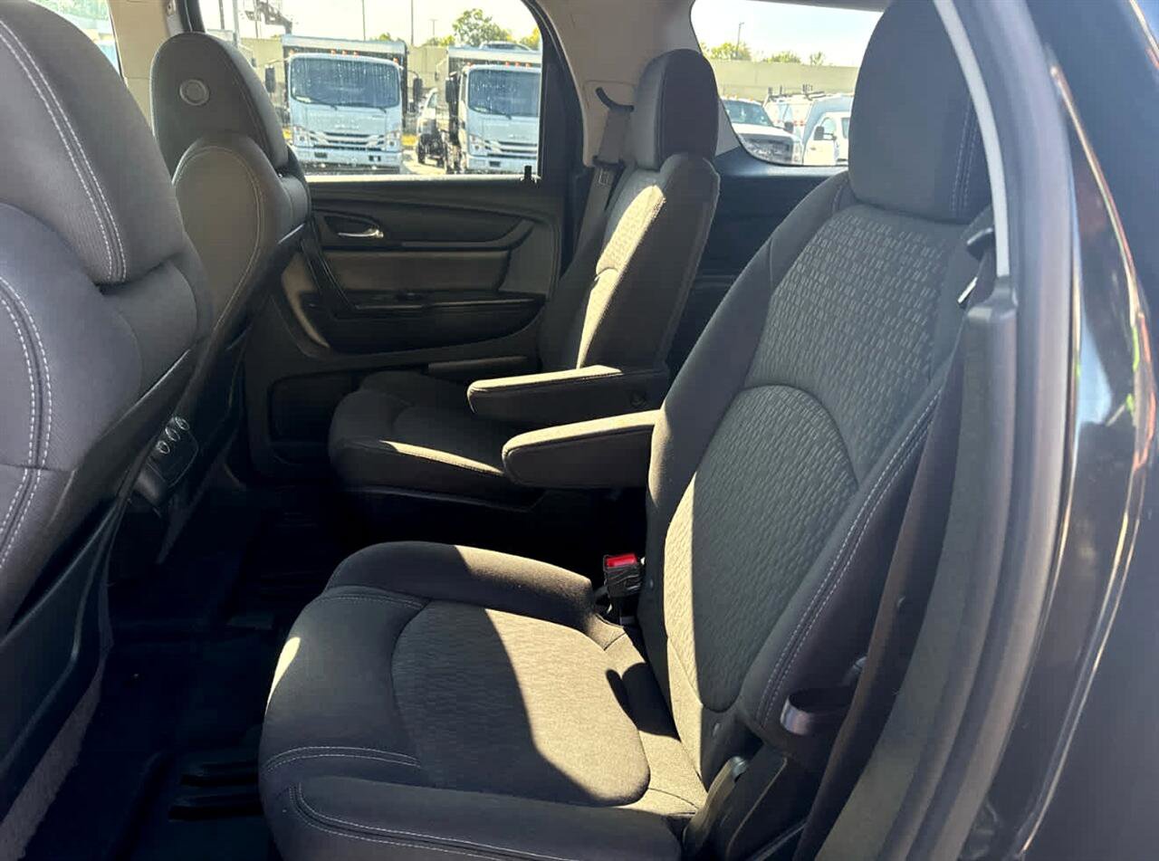 Used 2015 GMC Acadia SLE image 22