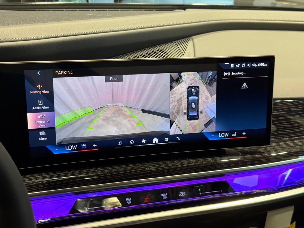 Used 2025 BMW i7 xDrive60 w/ Premium Package image 8