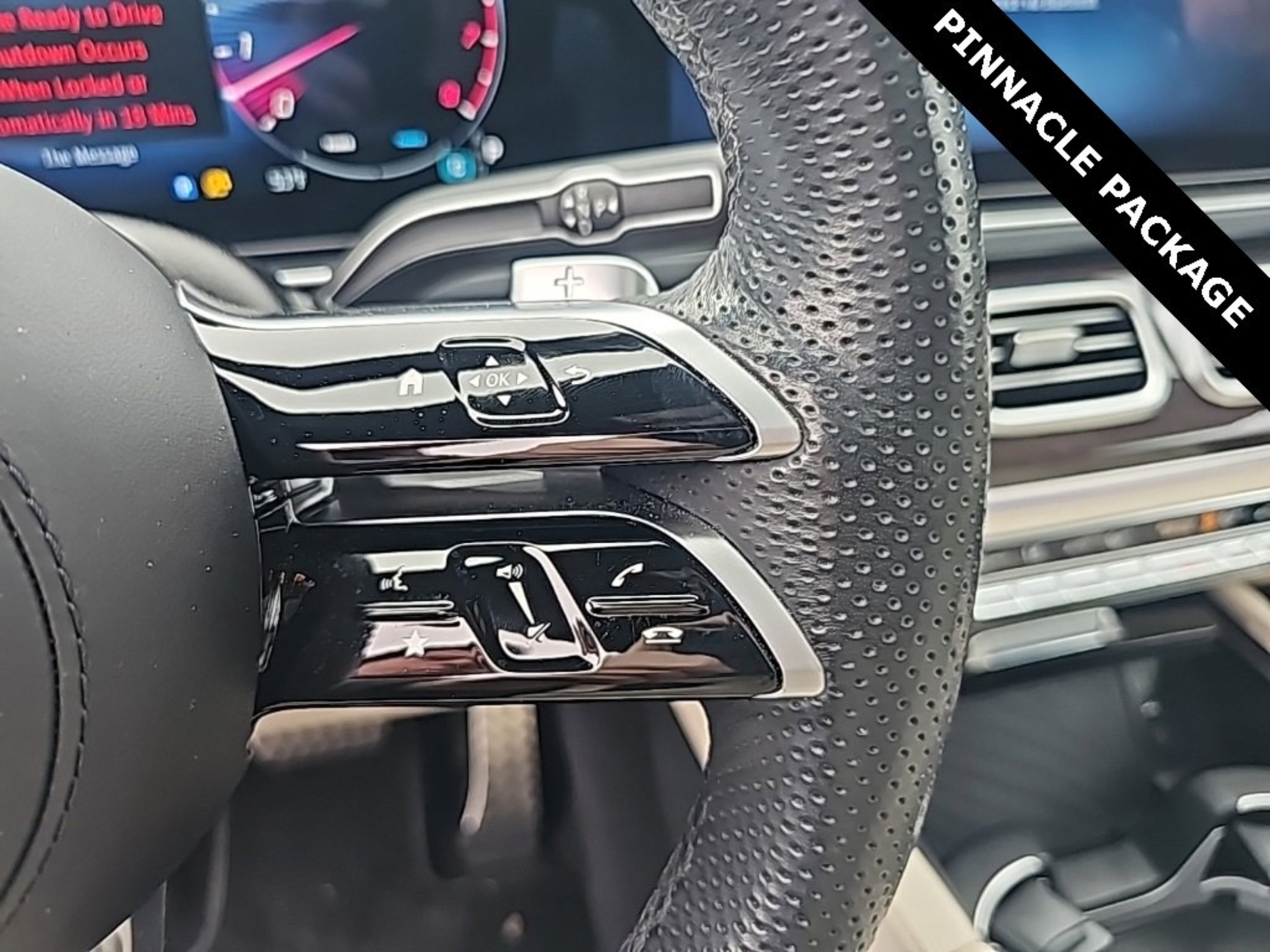 Used 2024 Mercedes-Benz GLS 450 4MATIC image 18