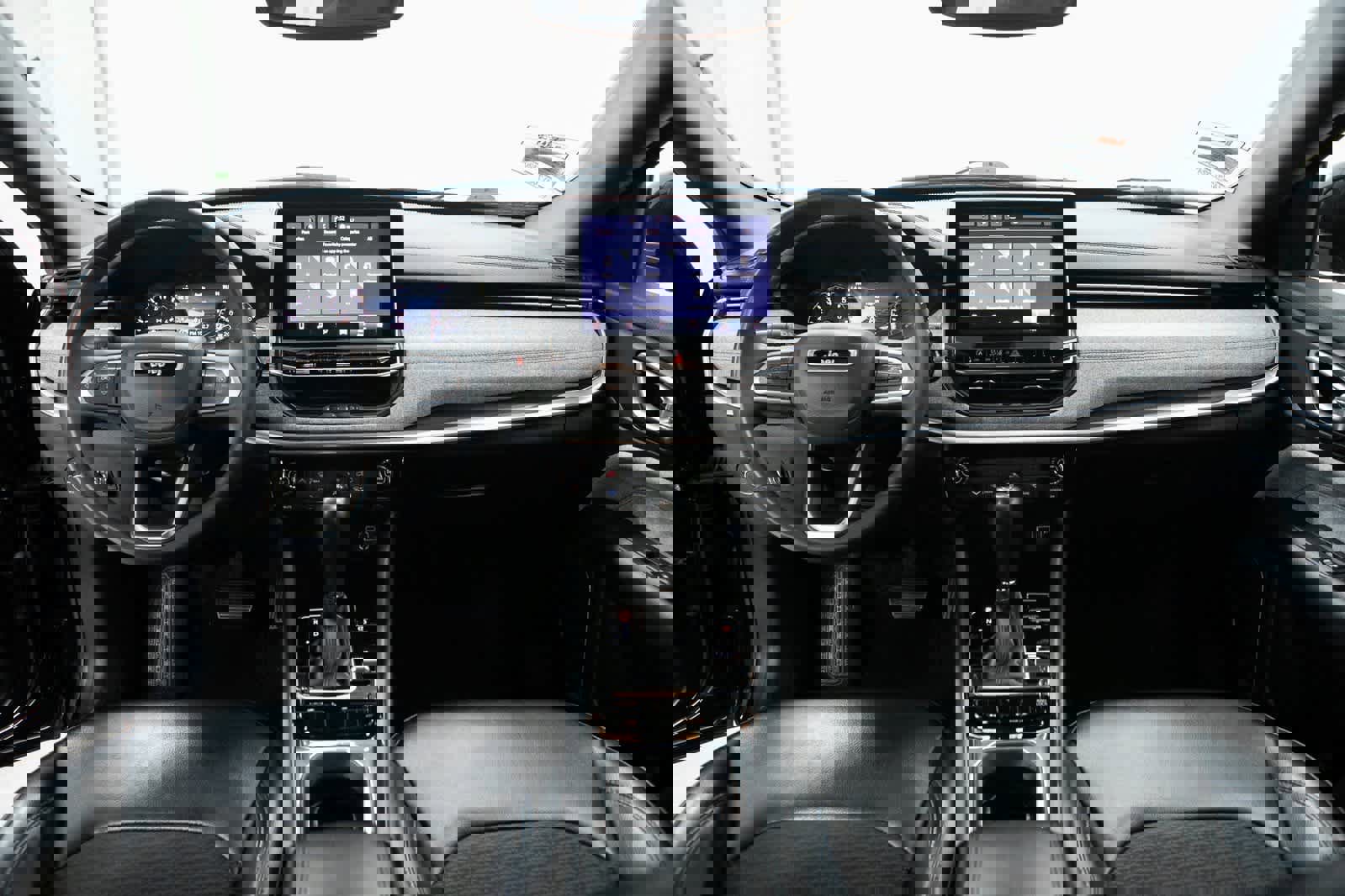 Used 2023 Jeep Compass Latitude image 13