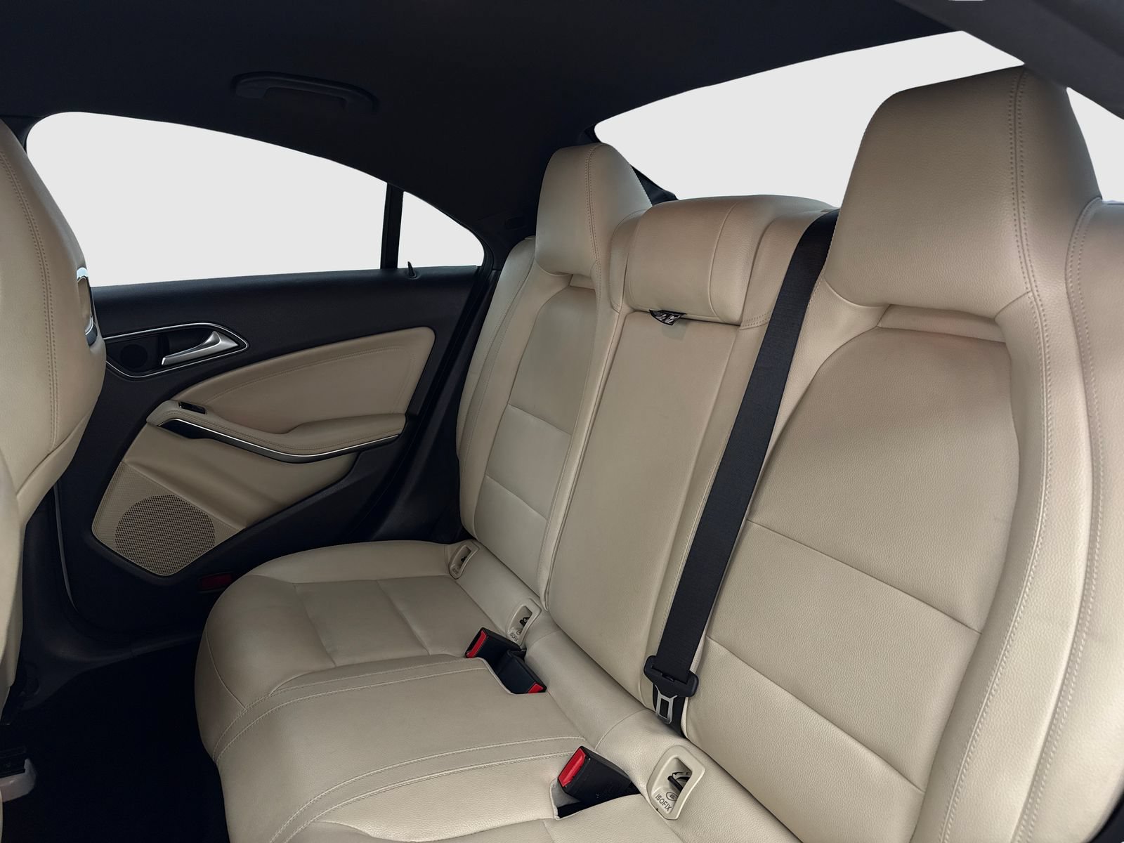 Used 2014 Mercedes-Benz CLA 250 image 34