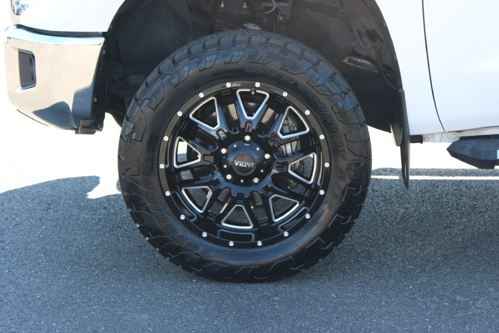 Used 2019 Toyota Tundra SR5 w/ SR5 Upgrade Package AWD/4WD image 16