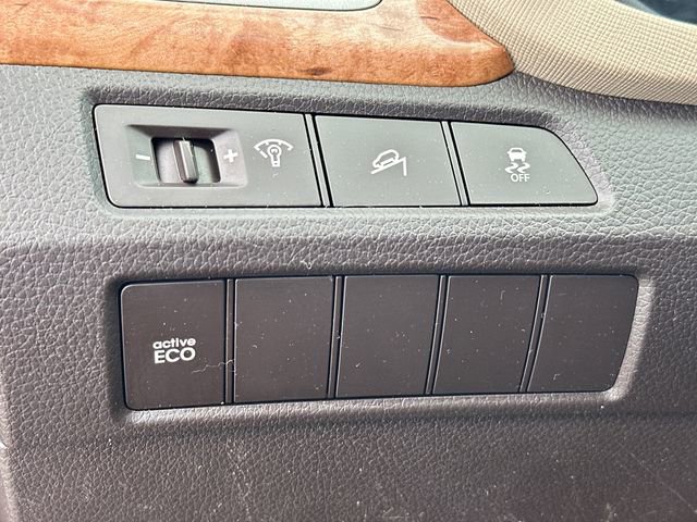 Used 2013 Hyundai Santa Fe Sport FWD image 17