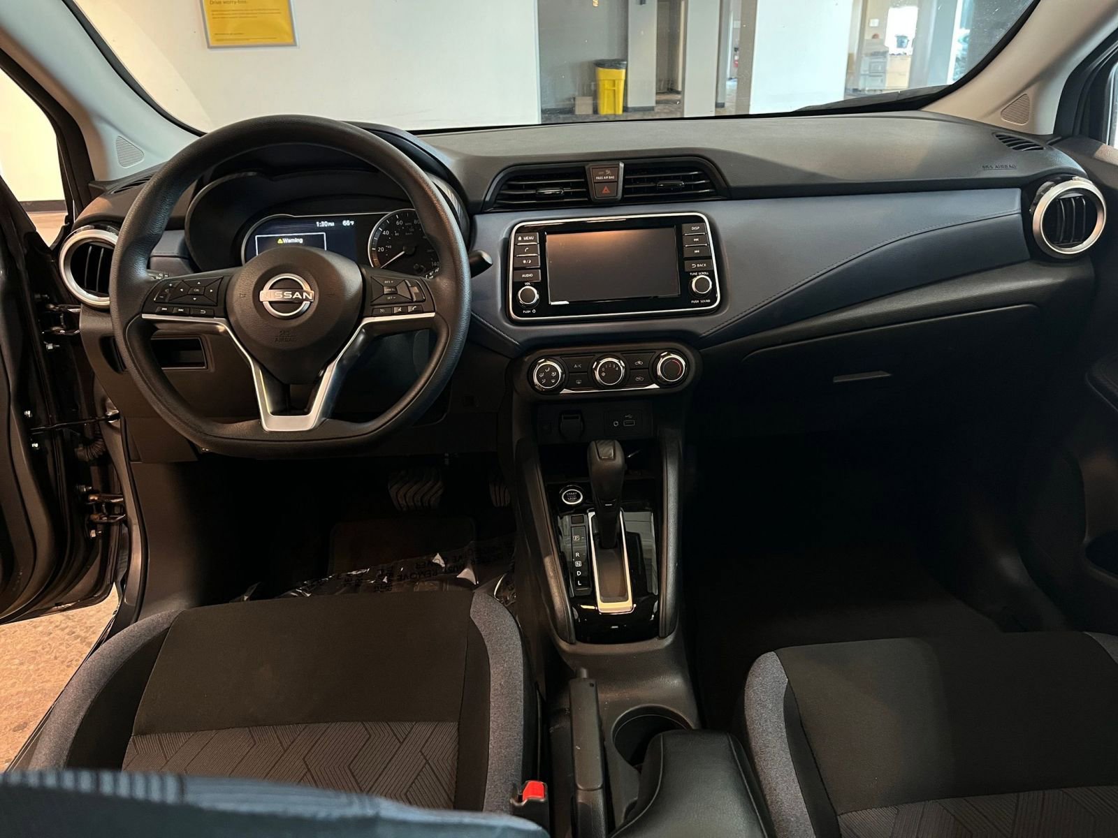 Used 2025 Nissan Versa SV image 32