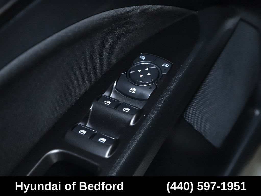 Used 2018 Ford Fusion SE w/ Equipment Group 201A FWD image 17